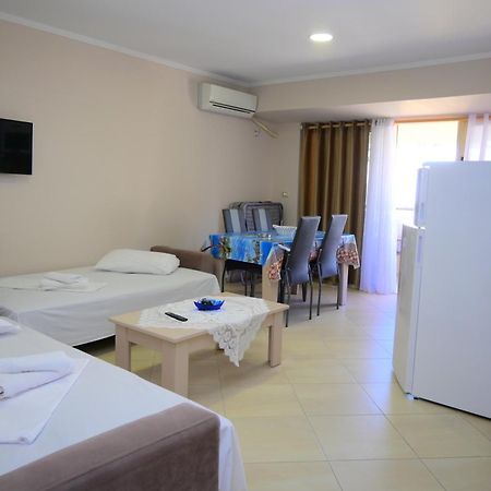 Eleana'S Apartament Sarande Exterior photo