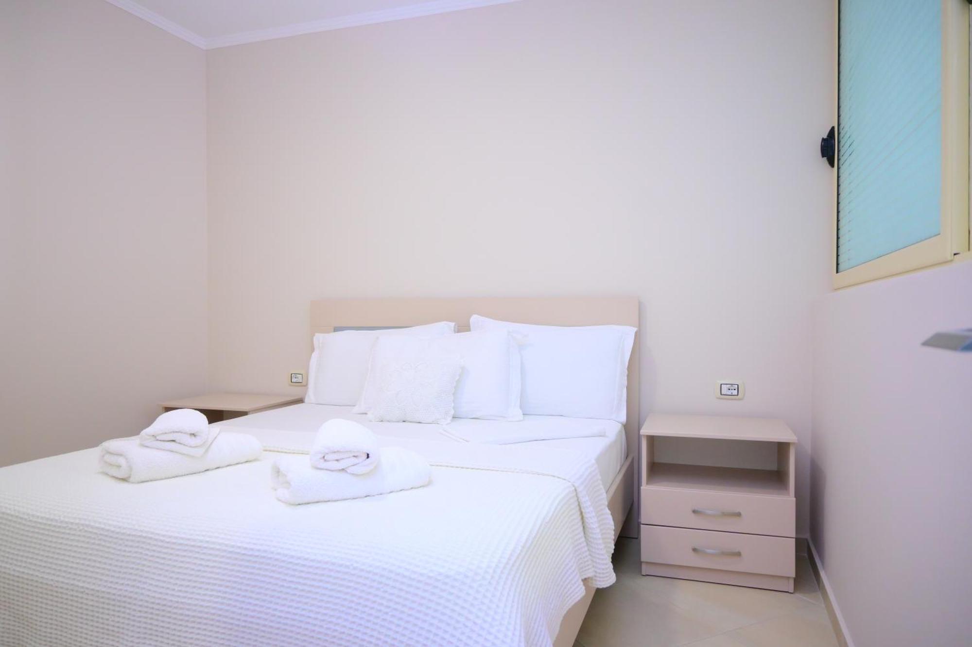Eleana'S Apartament Sarande Exterior photo